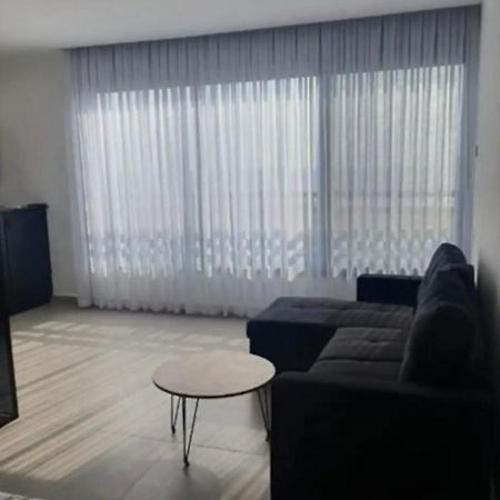 Ryo 11 דירת נופש חדשה על חוף הים נוף לים Apartment Bat Yam Exterior foto