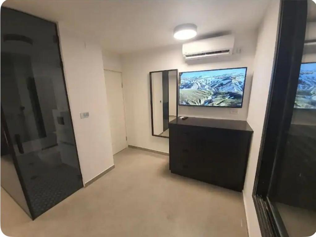 Ryo 11 דירת נופש חדשה על חוף הים נוף לים Apartment Bat Yam Exterior foto
